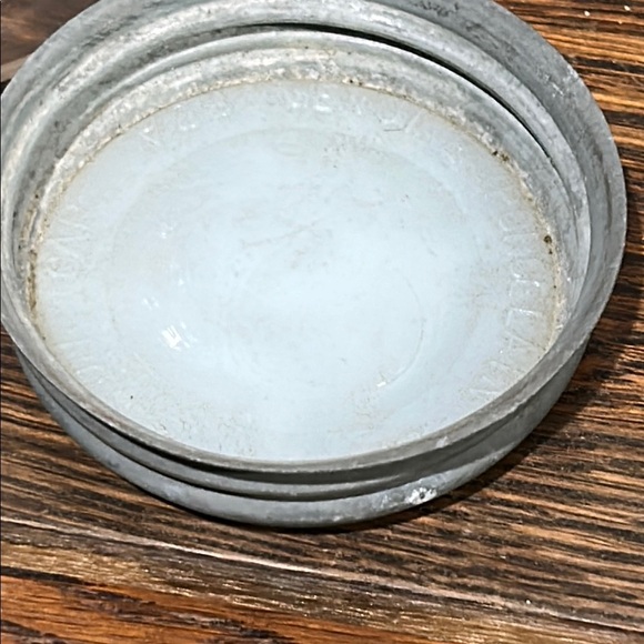 Vintage Quart Clear Glass Drey Perfect Mason Jars with vintage metals/glass lids - Picture 5 of 8